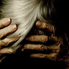 Depresión, apatía, ansiedad y agitación, trastornos frecuentes del enfermo de Alzheimer