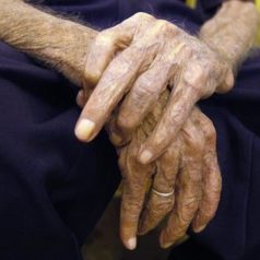 La mitad de los cuidadores de dependientes sufren problemas mentales